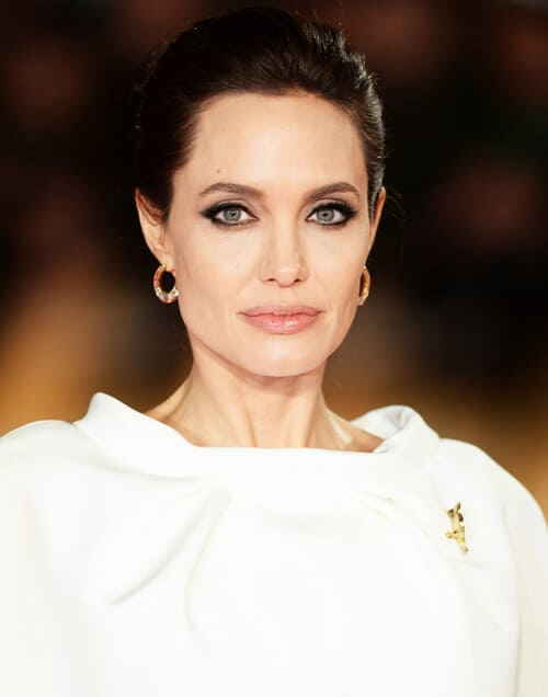 Эволюция стиля Анджелины Джоли за 25 лет: от бунтарки к ролевой модели